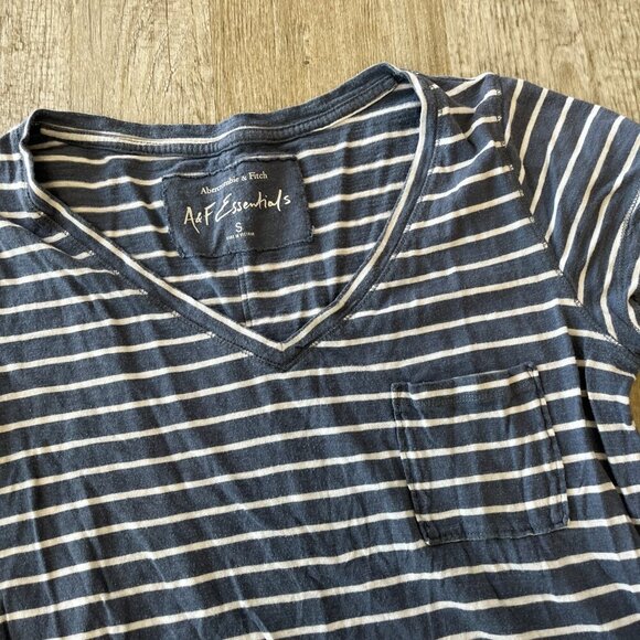 Womens Abercrombie and Fitch Blue Stripe Tshirt - S - Picture 2 of 5